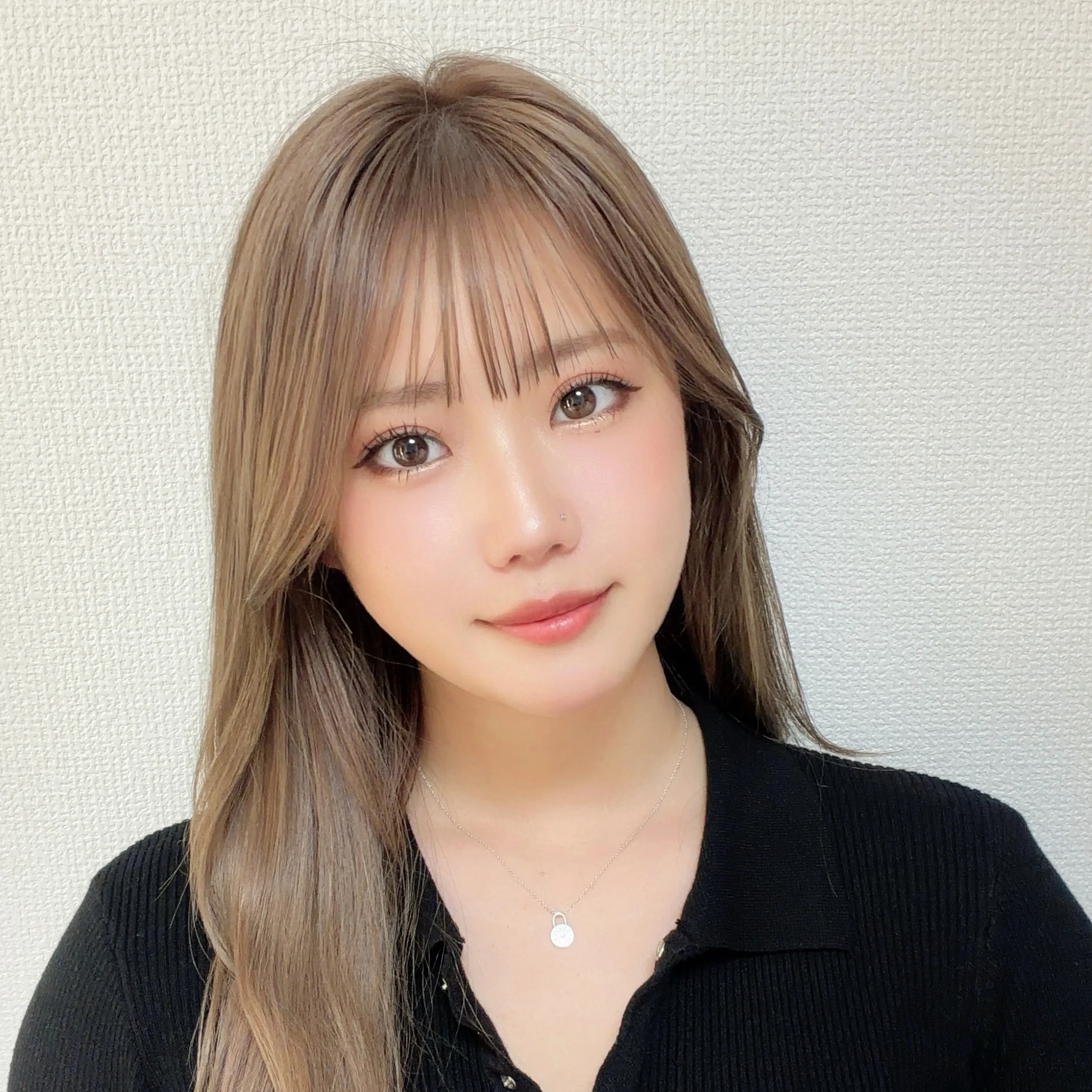今日5月14日でCharmeをオープンして1年になります🕊️...